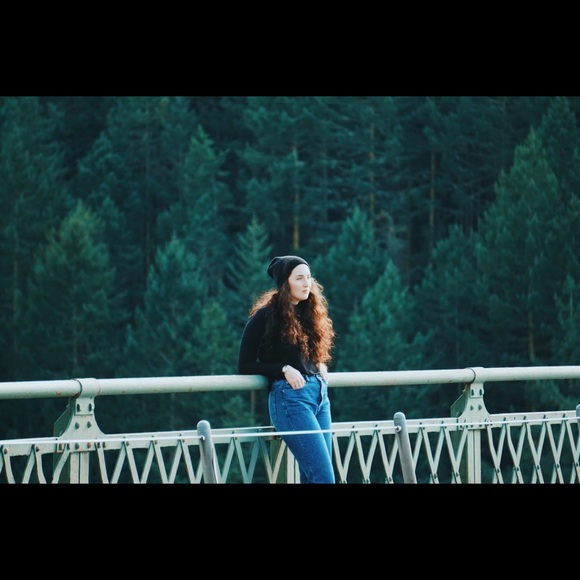 Meet your Posher, Stephanie - Picture 5 of 6